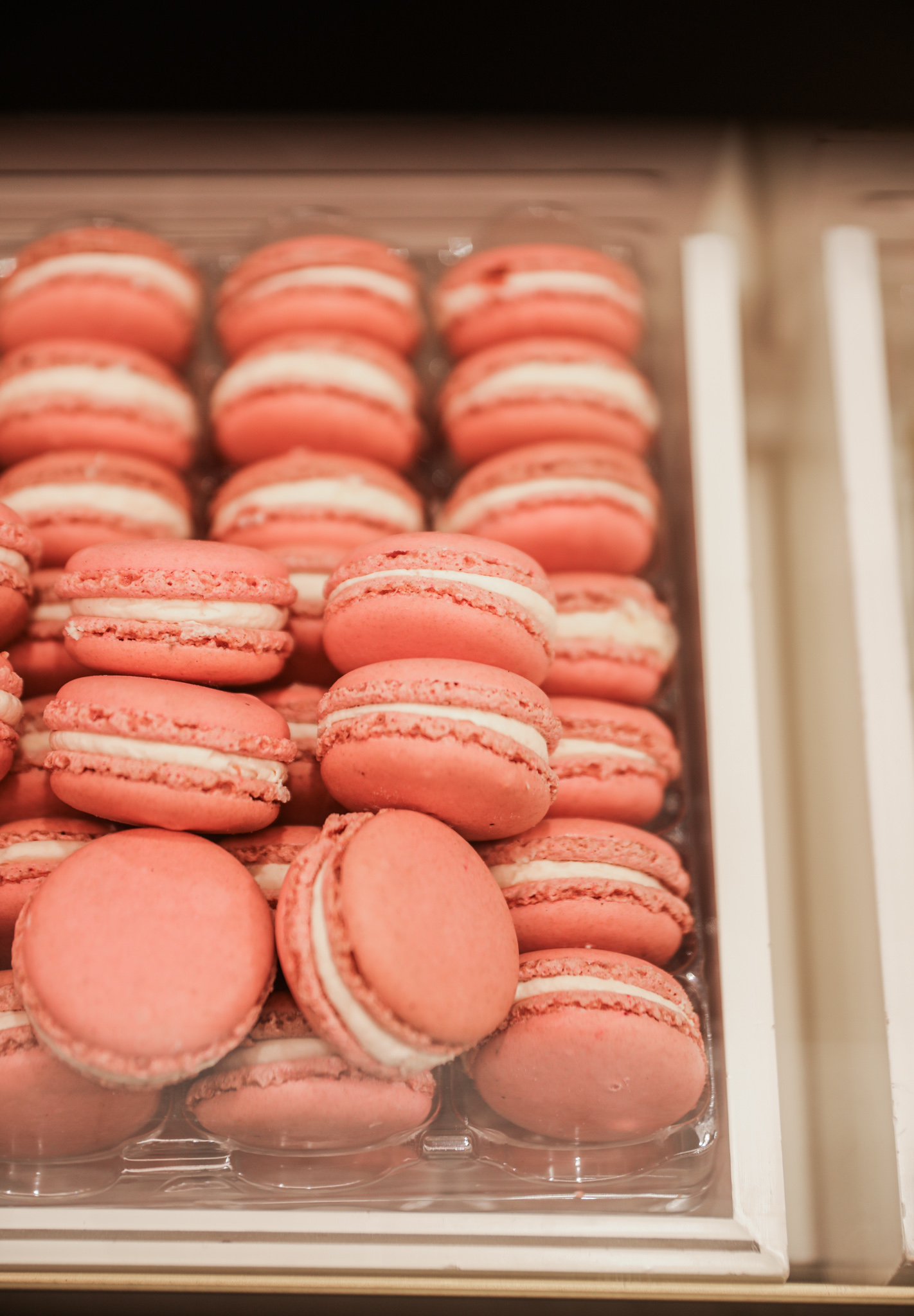 French Macarons & Chocolates By Pierre Hermé - Galeries Lafayette Paris ...