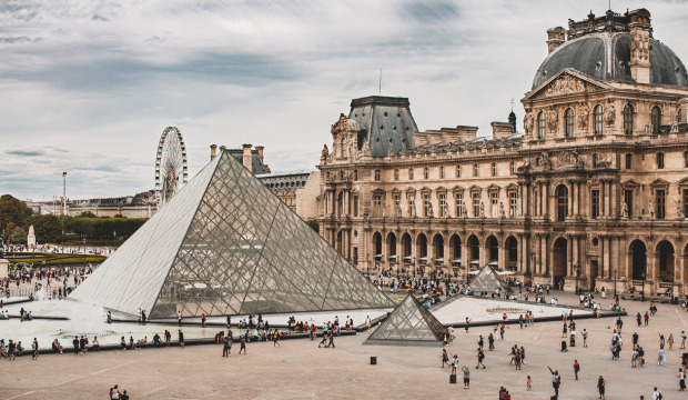 Vista del Louvre, París